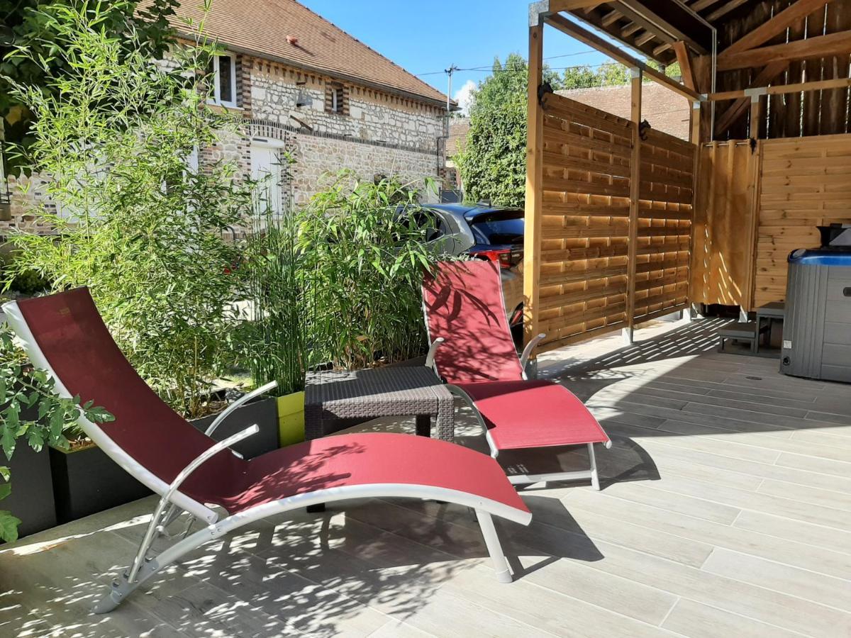 Maison Longere Les Camelias Vinneuf Exterior photo